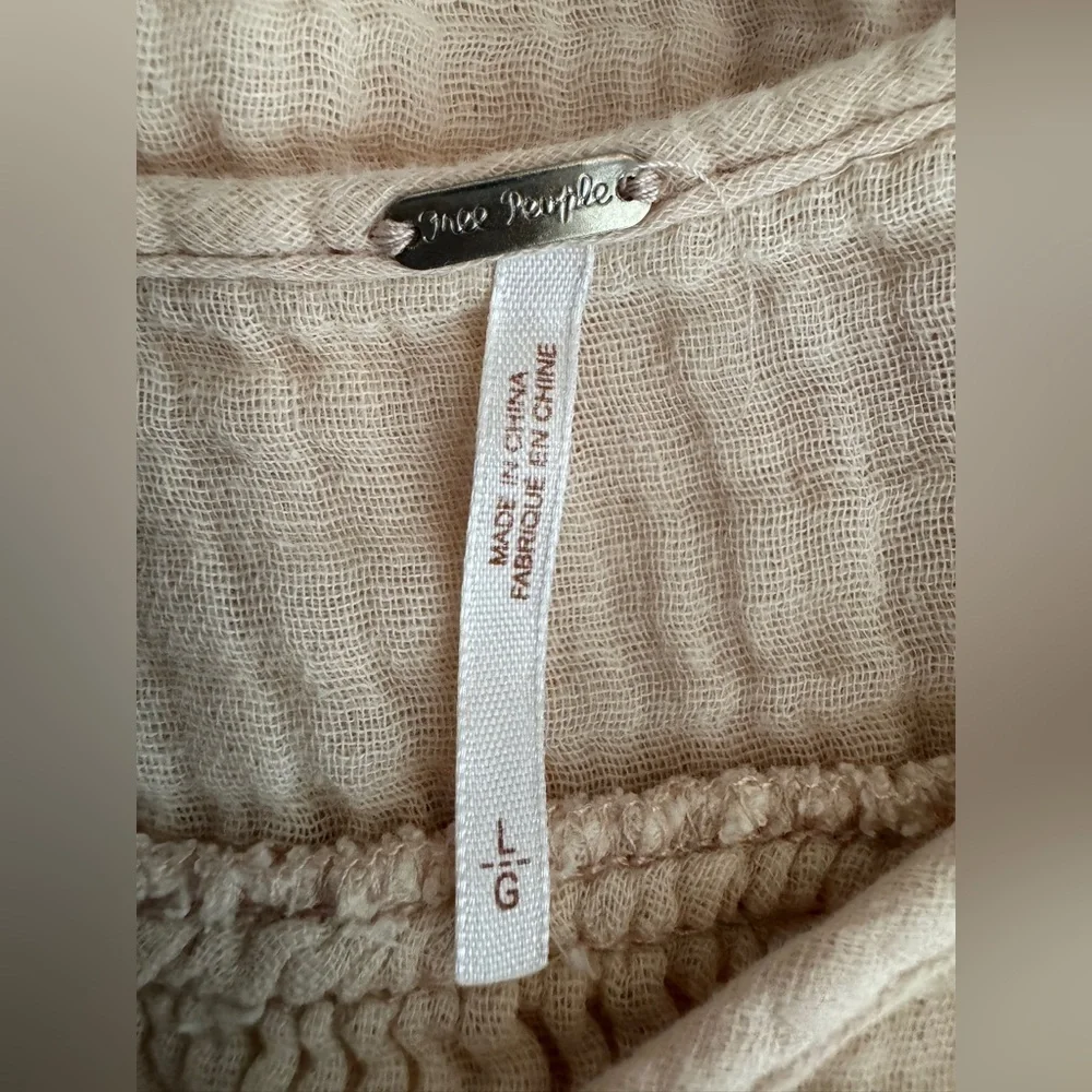 Free People Cream Button-Down Blouse Size Large. E19